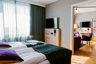 Kuvaoikeudet:: Jimmy Eriksson, Kocksgatan 17K, 116 24 Stockholm, 070-373 44 29, info@jimmyeriksson.se Scandic Elmia, room, suite